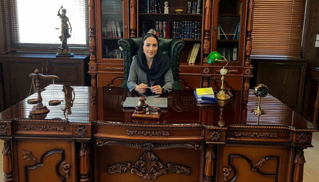 وکیل مرجان منصوری